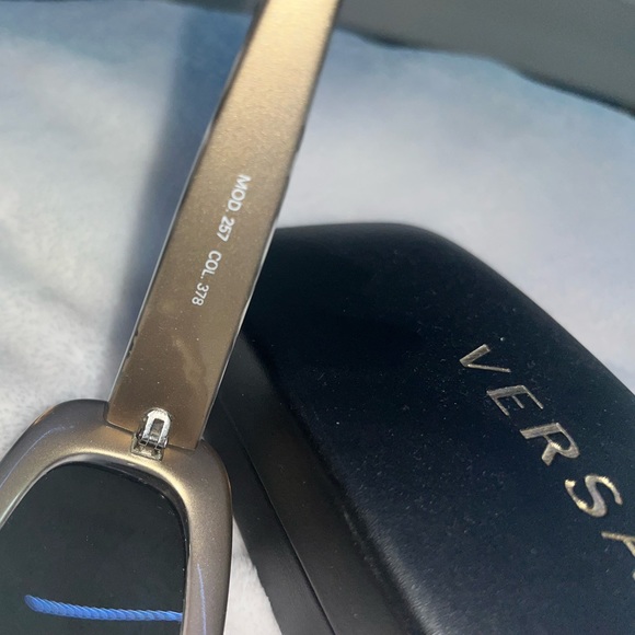 Versace Sunglasses - Picture 5 of 7